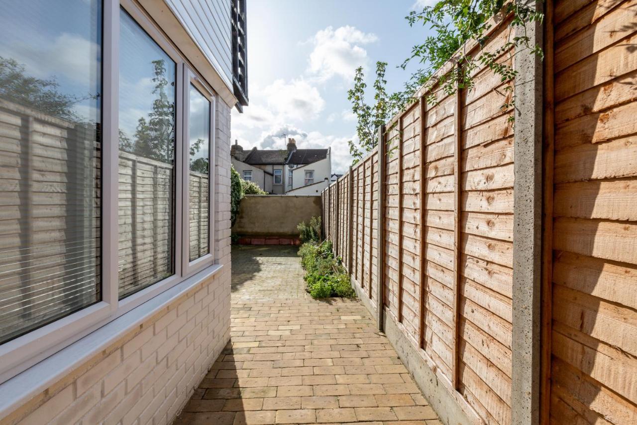 2 Bedrooms Serviced Apartment Excel Exhibition Centre, O2 Arena, Stratford Olympic City, Forest Gate, Central London Eksteriør billede